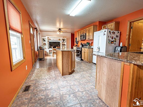 5th image of 330 E Rauch Rd