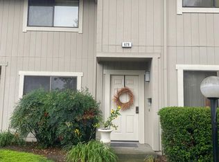 678 Spring Ln, Sonoma, CA 95476