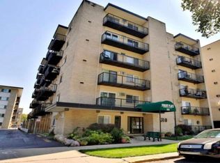 310 Lathrop Ave #P-19, Forest Park, IL 60130