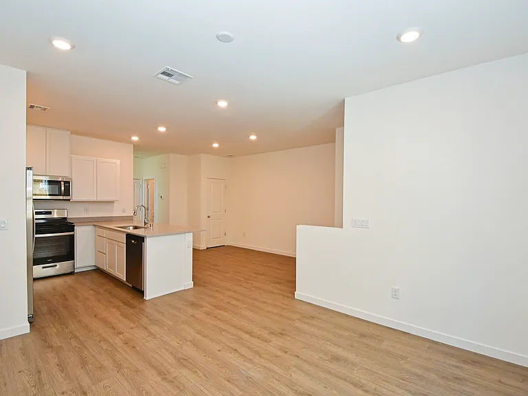 1018 Middle Gate Rd — Photo 3