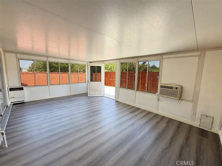 16893 Glennaire Ave — Photo 4