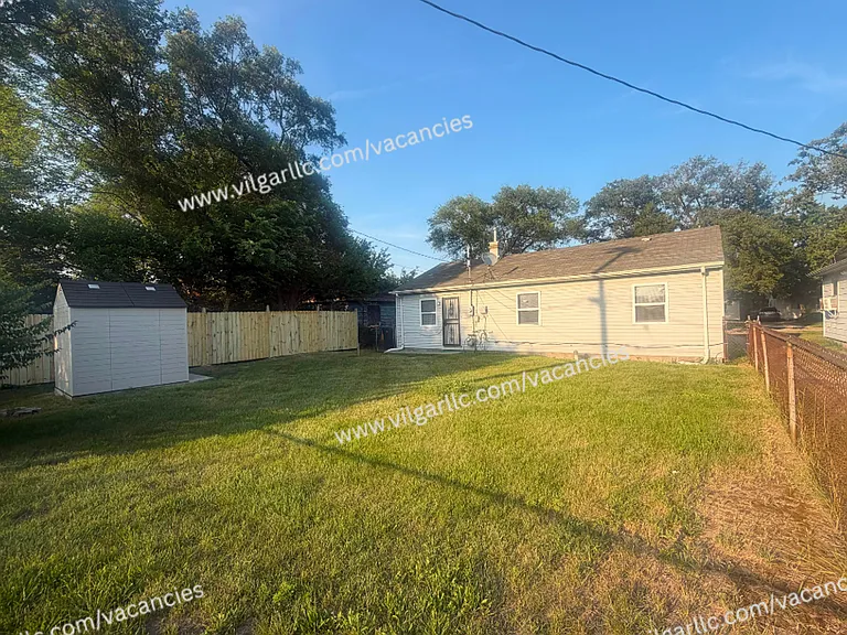 712 Taney St — Photo 2