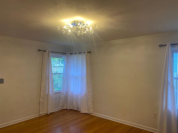Bedroom 2 with En Suite bathroom and large walk in closet.