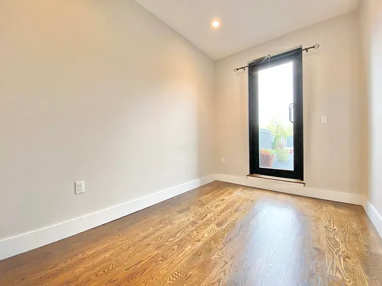 60 Putnam Ave #3 — Photo 6