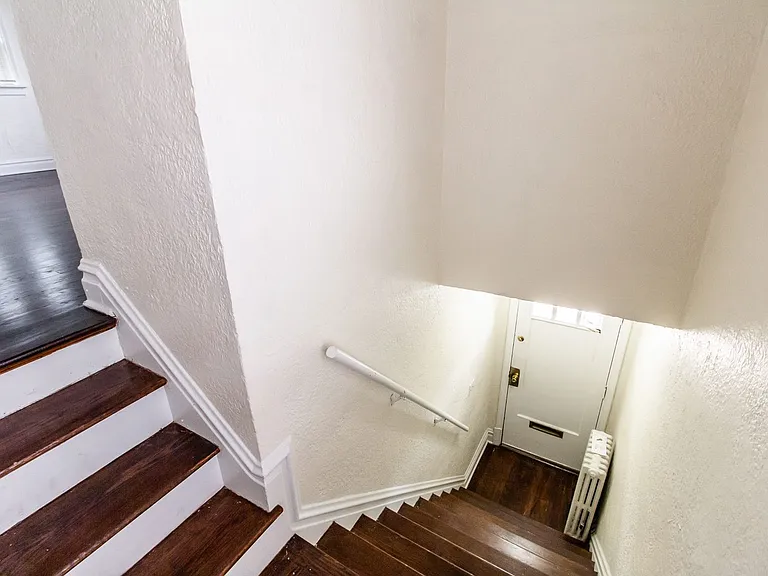(287) 7120 Dartmouth Ave — Photo 3