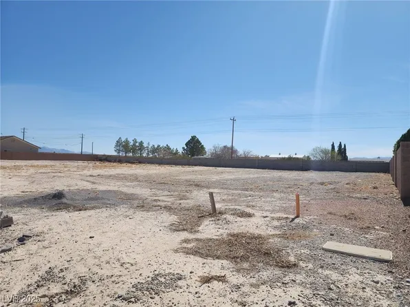 5441 Lincolnwood Ct, Pahrump, NV 89061