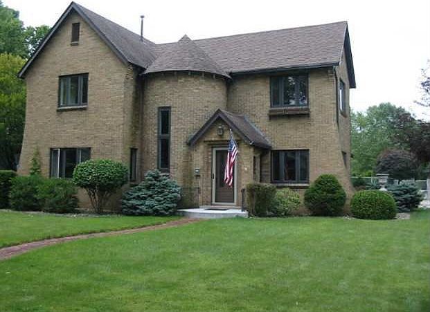 1st image of 153 Manor Ave