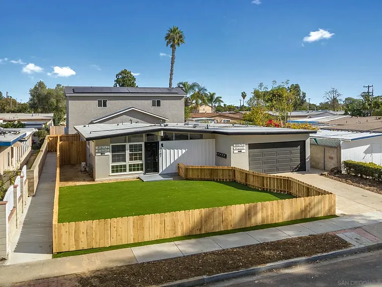 4161 Clairemont Mesa Blvd — Photo 1
