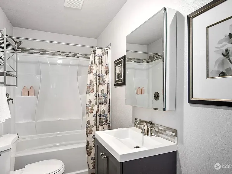 2127 S Ainsworth Ave — Photo 17