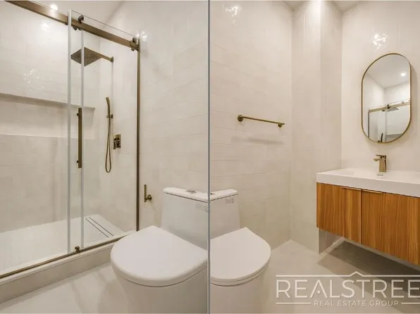 522 Eastern Parkway image 7 of 8