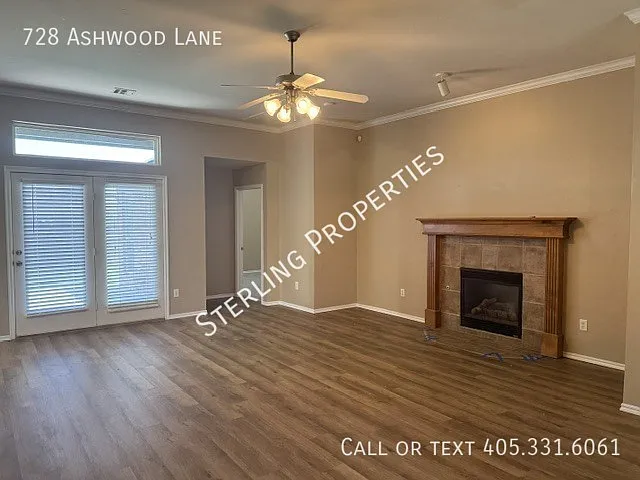 728 Ashwood Ln — Photo 10