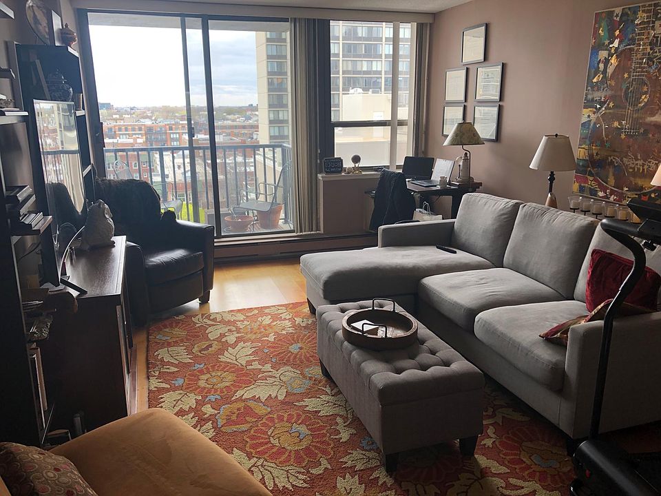 1st image of 2740 N Pine Grove Ave APT 10B