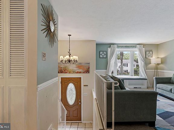 3rd image of 278 Berkeley Dr