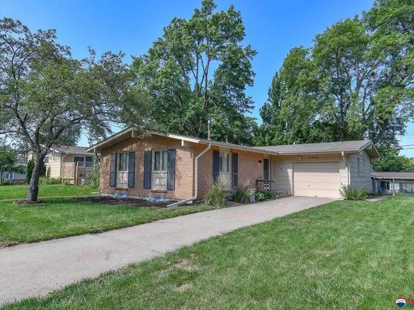 1011 N 78th St, Lincoln, NE 68505