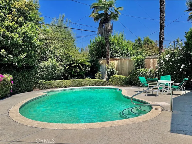 509 California Dr — Photo 31