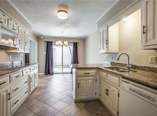 3022 Stonehenge Ln, Carrollton, TX 75006