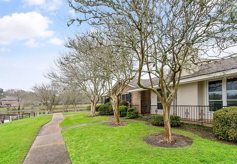 2517 Berrybrook Dr — Photo 1