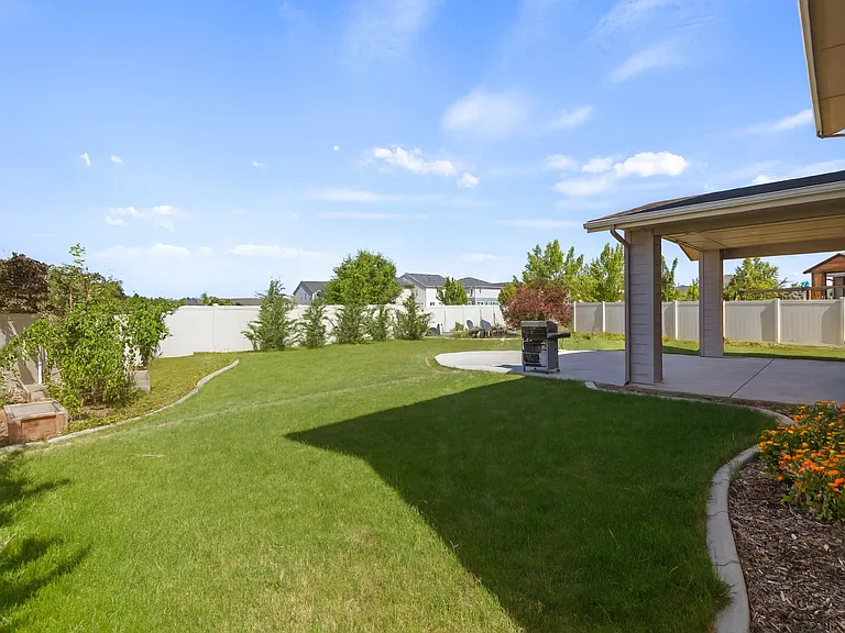 4923 N Glenrock Ave — Photo 32