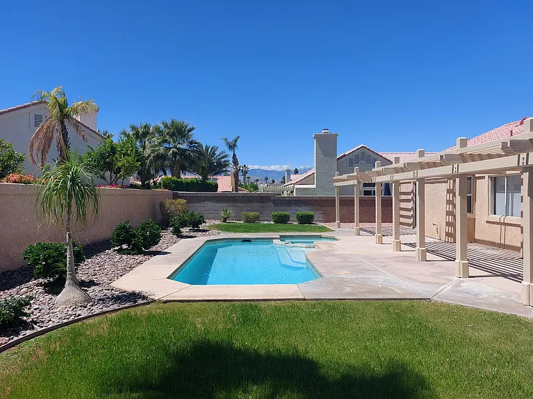 79315 Desert Wind Ct — Photo 1