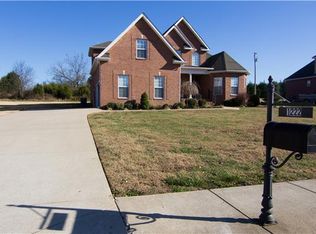 1222 Lunar Dr, Murfreesboro, TN 37129