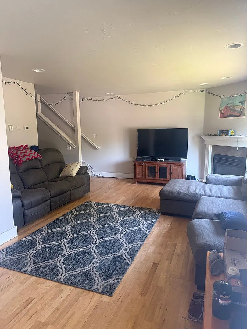 Building Photo - 2889 N 27th Ave #2