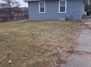 1550 S Burchard Ave, Freeport, IL 61032