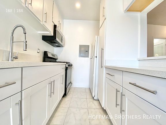 2nd image of 1313 N June St #209