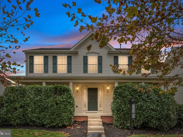 13 W Broad Way, Lovettsville, VA 20180