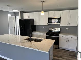 310 Hickory Ave, Romeoville, IL 60446