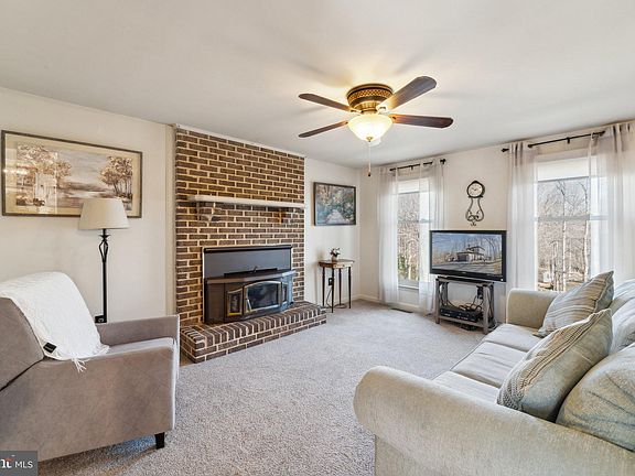 2nd image of 39375 Thomas Dr