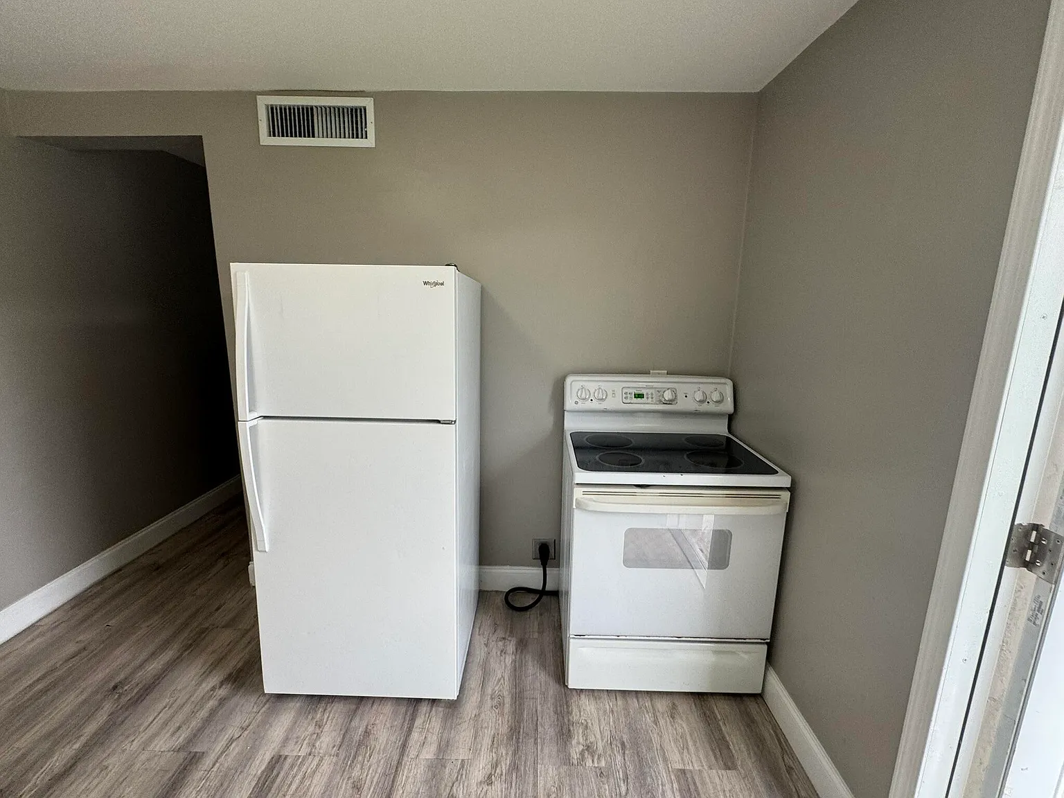 3890 Lakewood Rd — Photo 4