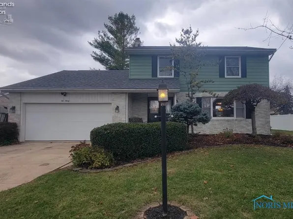 230 Saint Thomas Dr, Fremont, OH 43420