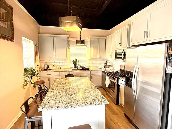 3rd image of 10352 Fig Rd