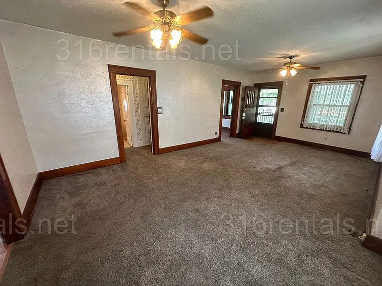 137 N Athenian Ave — Photo 7