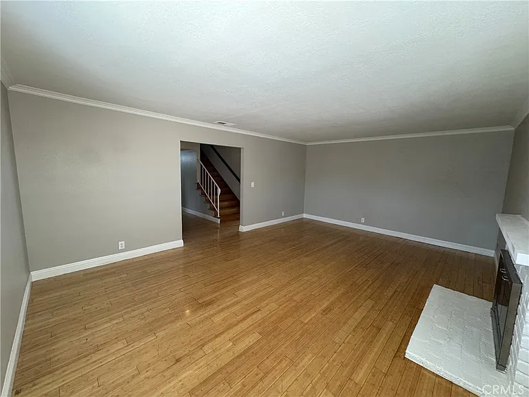 4037 S Ellesford Ave — Photo 7