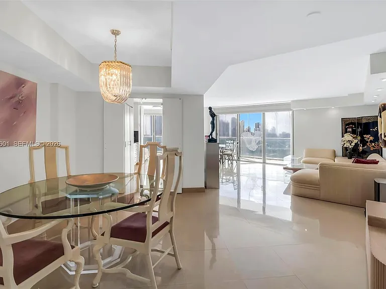 19707 Turnberry Way #22G — Photo 2