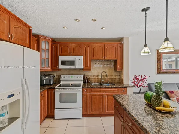 8851 NW 119th St Unit 3314-3, Hialeah Gardens, FL 33018