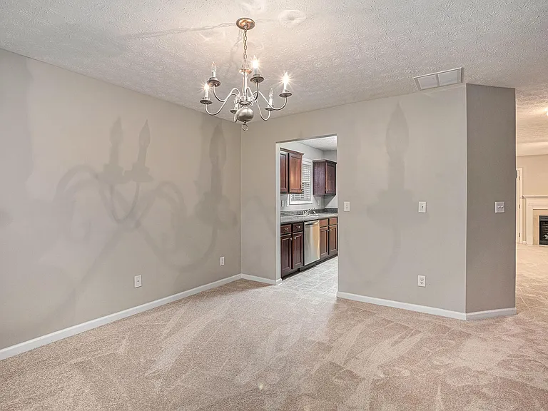 226 Alton Cir — Photo 4