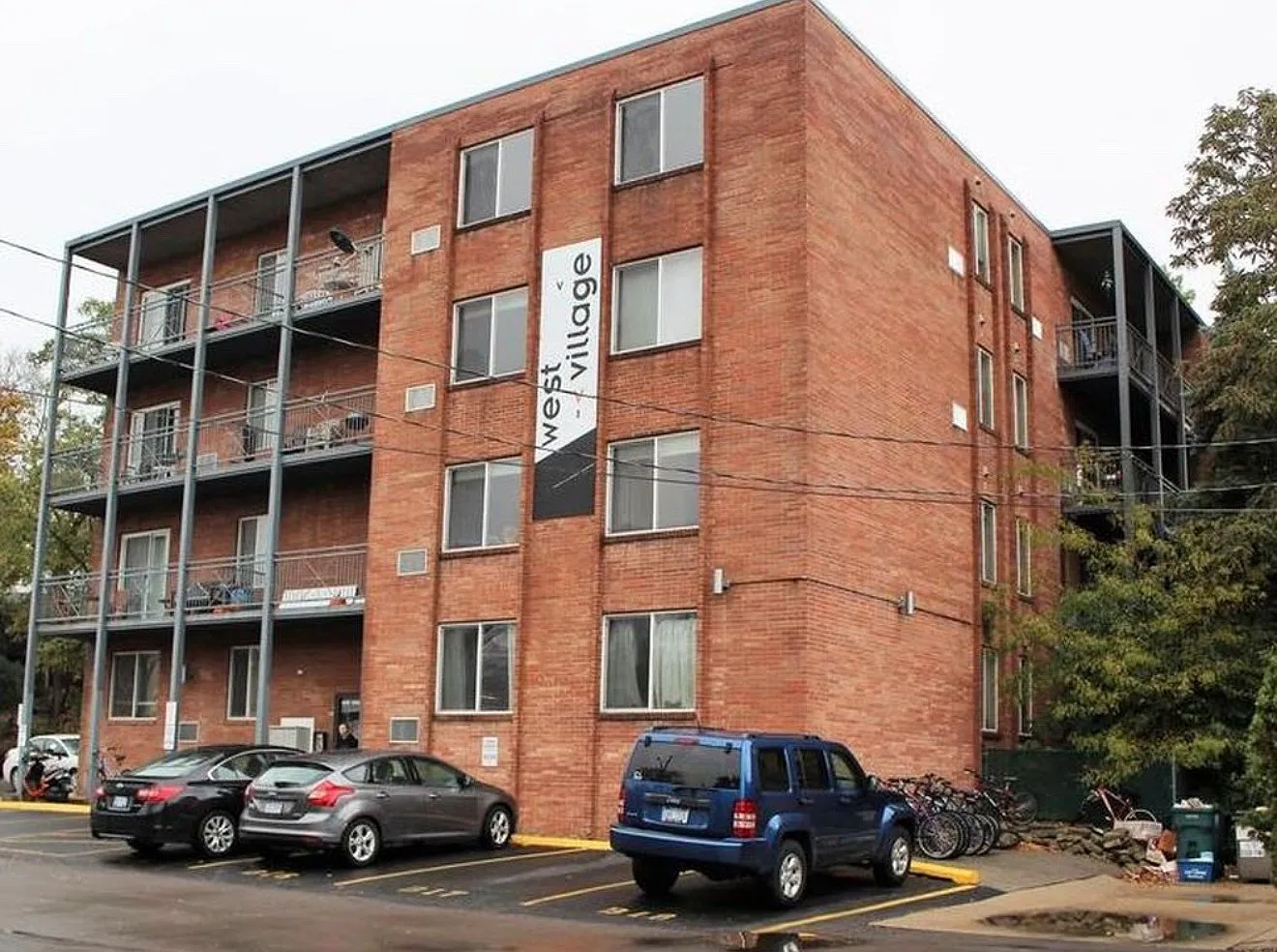 2 bed, 670 sqft, $1,900 — Photo 2