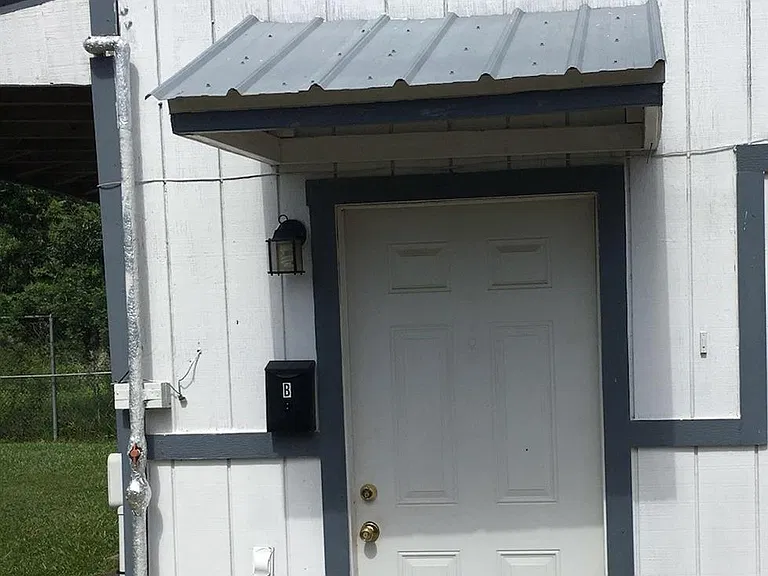 3818 Hamid Blvd — Photo 2