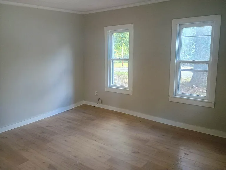 301 E Olive St — Photo 8