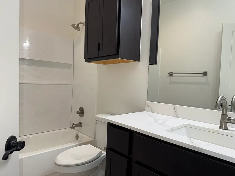 575 S Fretz Ave — Photo 11
