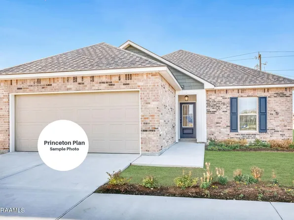 211 Dunwoody Ct, Carencro, LA 70520