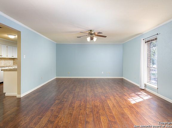 4th image of 1615 Parhaven Dr