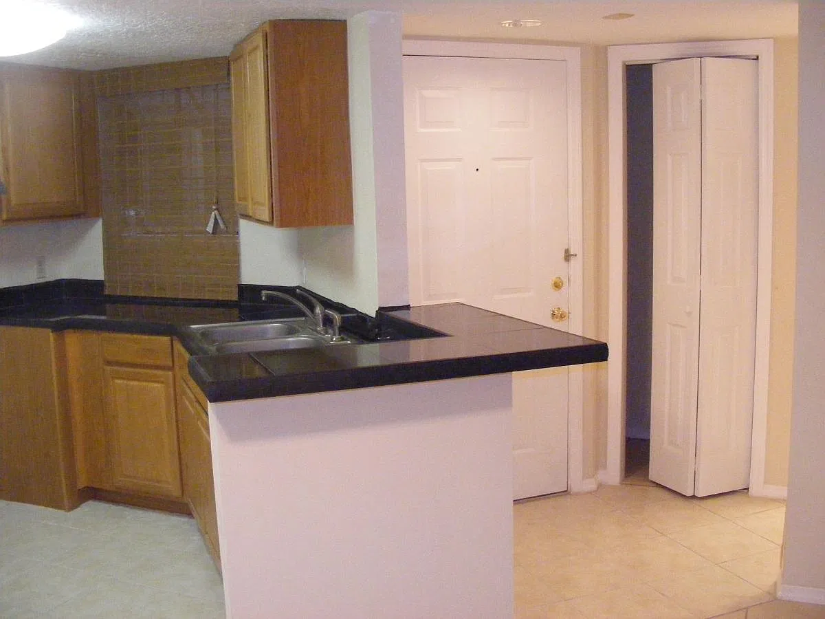 1 bed, 660 sqft, $1,100 — Photo 3