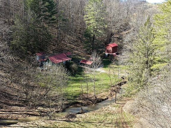 5th image of 711 Bear Fork Rd