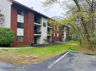 1610 Skyline Dr UNIT 11, Lowell, MA 01854