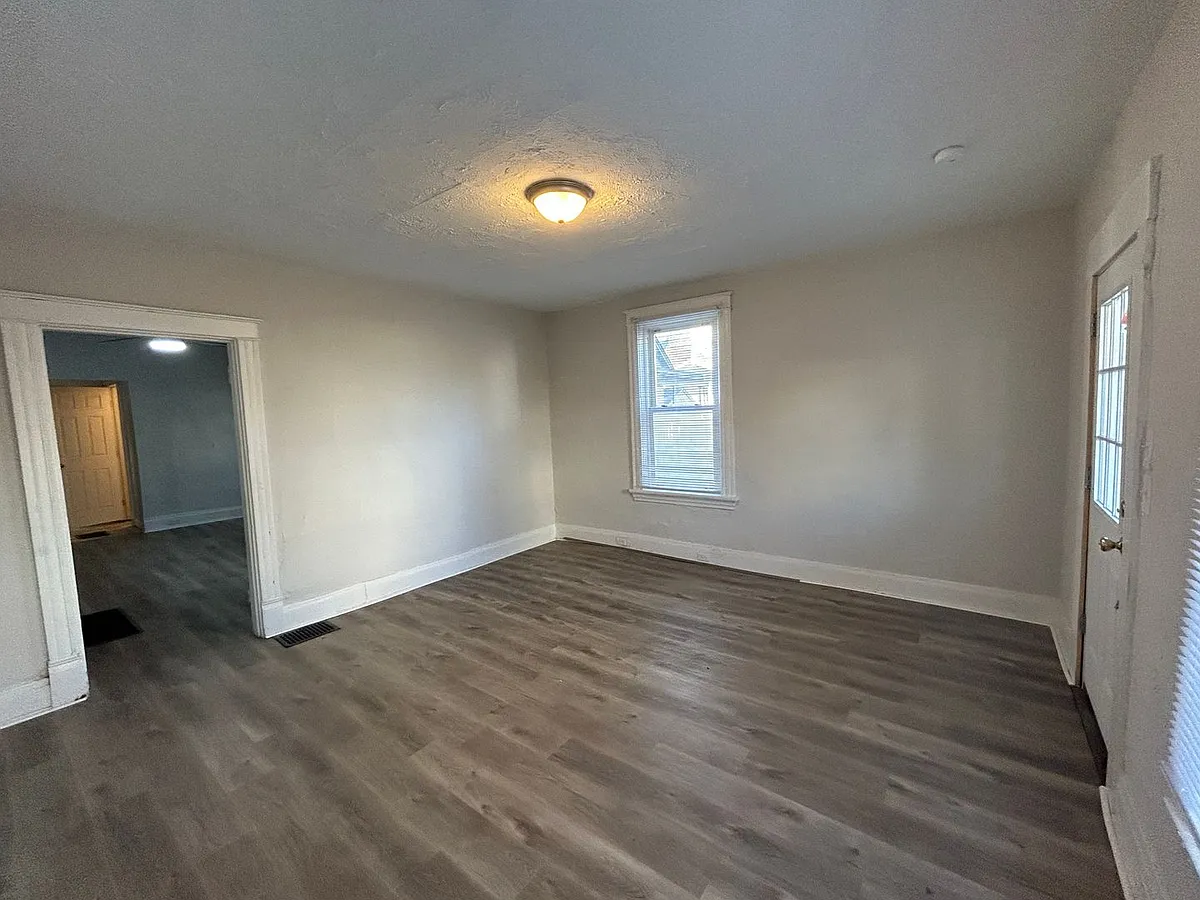 Building Photo - 3955 Trevor Ave