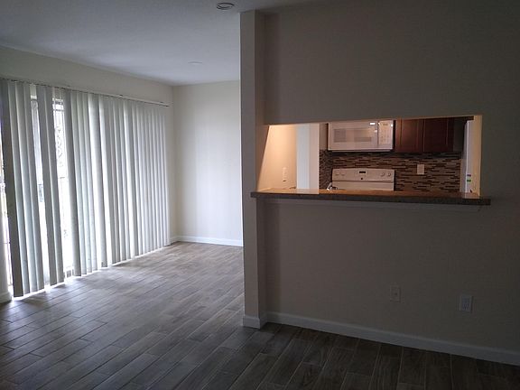 5th image of 9350 S Creek Dr