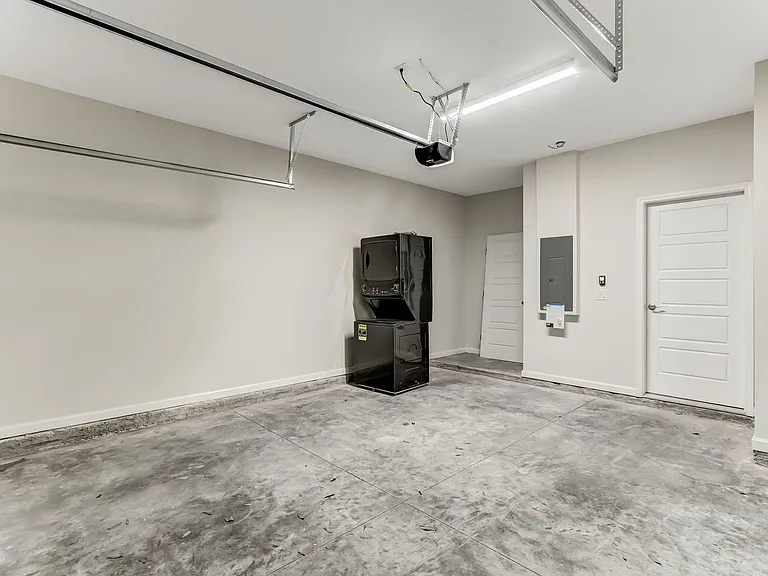 424 S 8th St — Photo 20